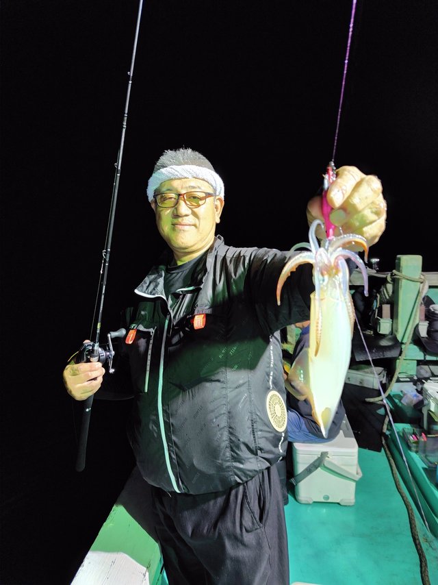 シロイカ(ケンサキイカ)