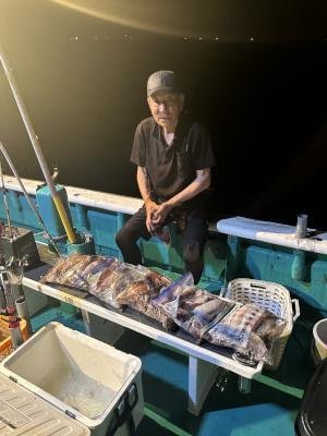 アカイカ(ケンサキイカ)・スルメ(スルメイカ)