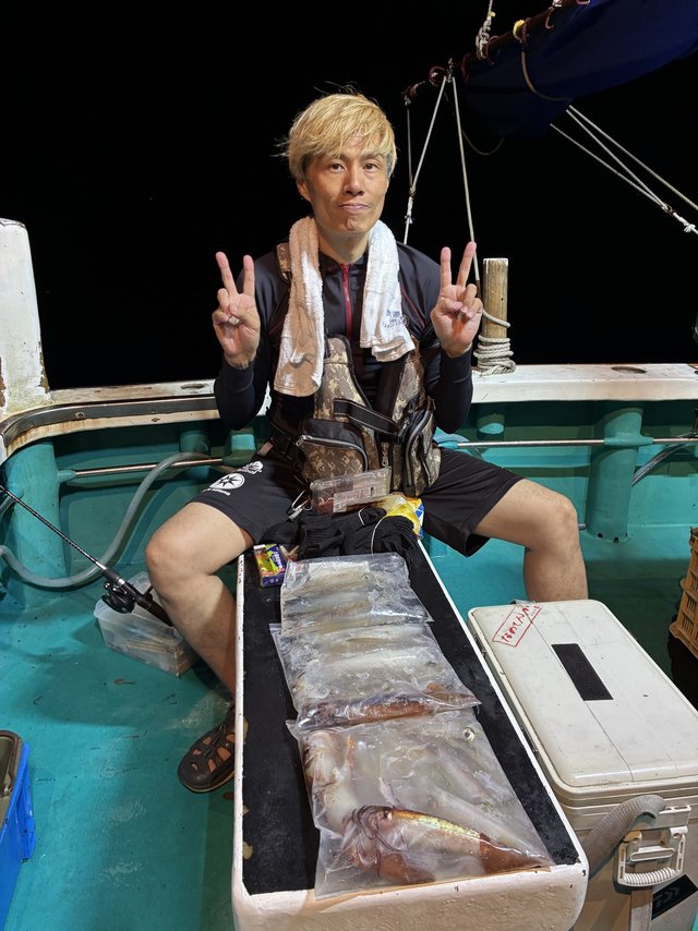 アカイカ(ケンサキイカ)