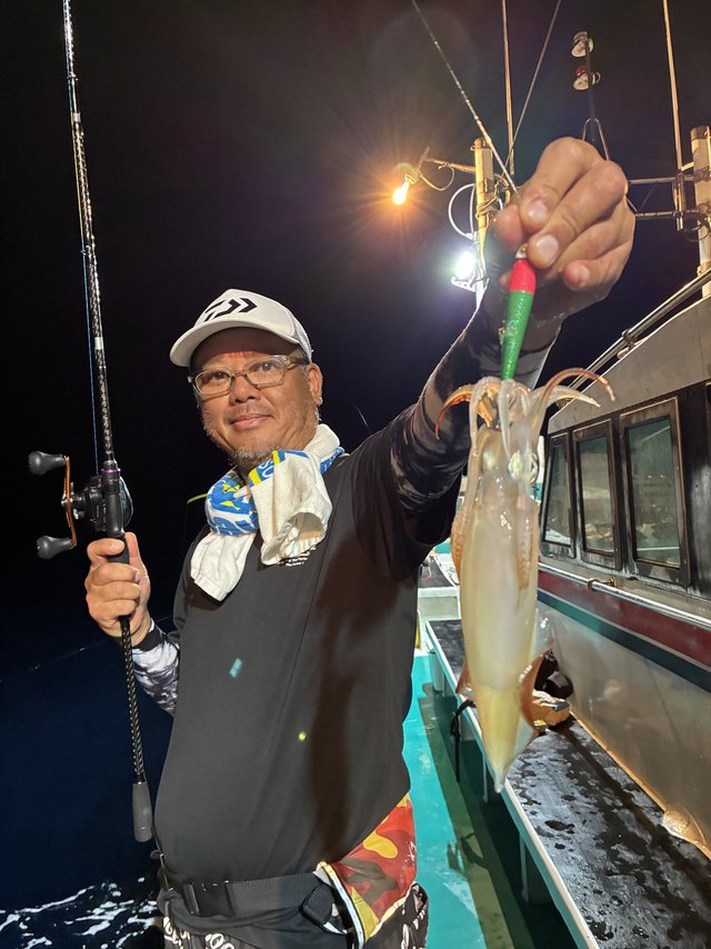 アカイカ(ケンサキイカ)