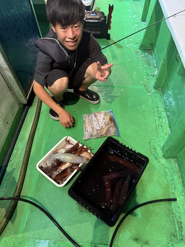 アカイカ(ケンサキイカ)・スルメイカ