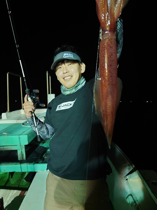 シロイカ(ケンサキイカ)