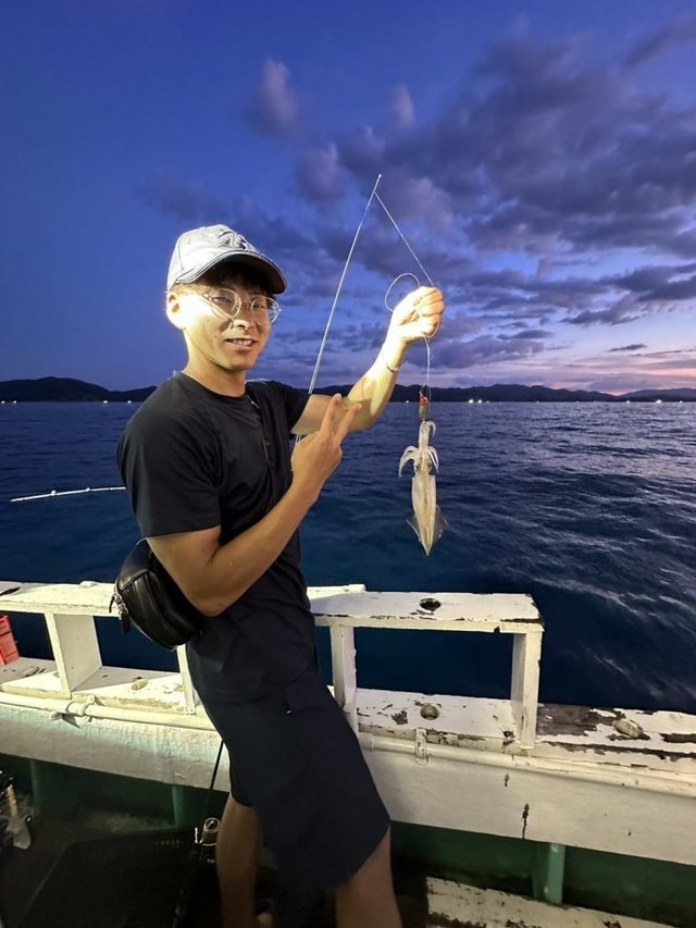 シロイカ(ケンサキイカ)