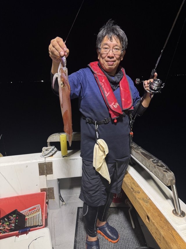 シロイカ(ケンサキイカ)