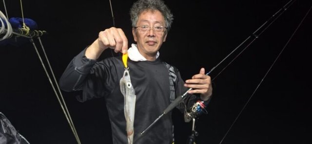 アカイカ(ケンサキイカ)