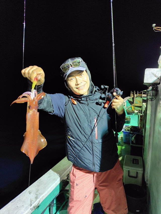 シロイカ(ケンサキイカ)