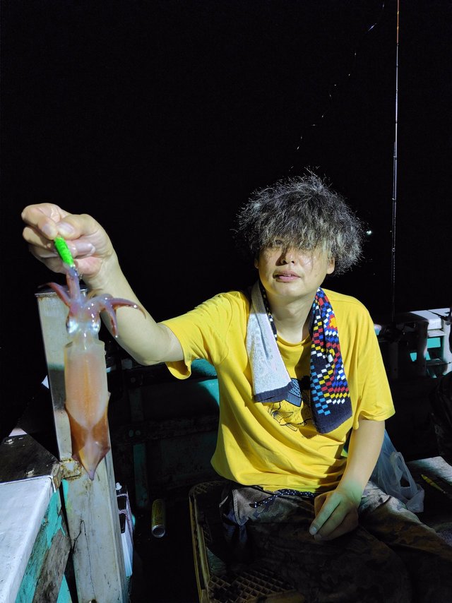 シロイカ(ケンサキイカ)