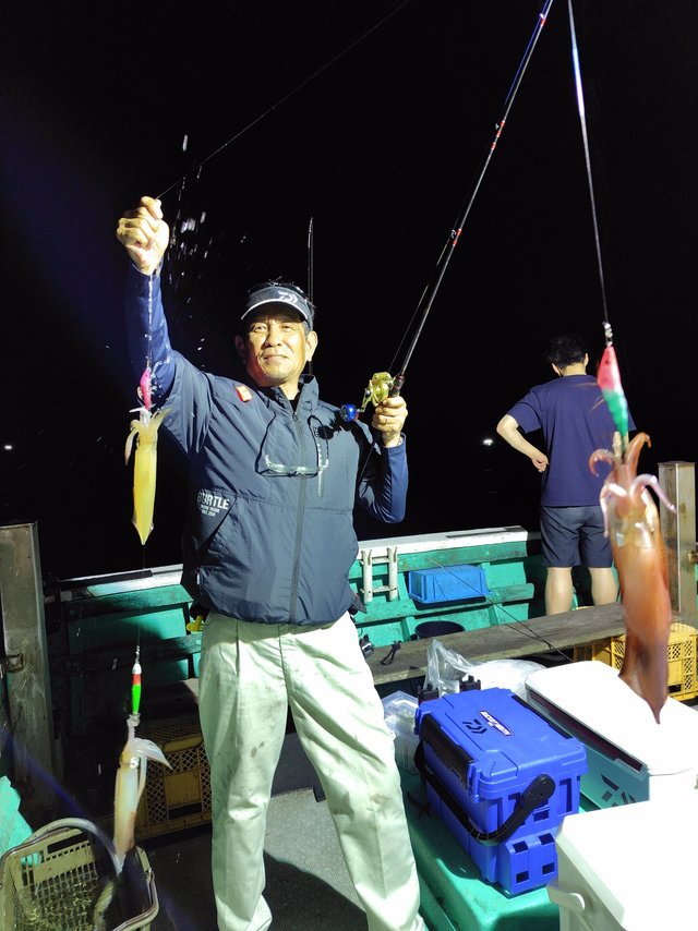 シロイカ(ケンサキイカ)