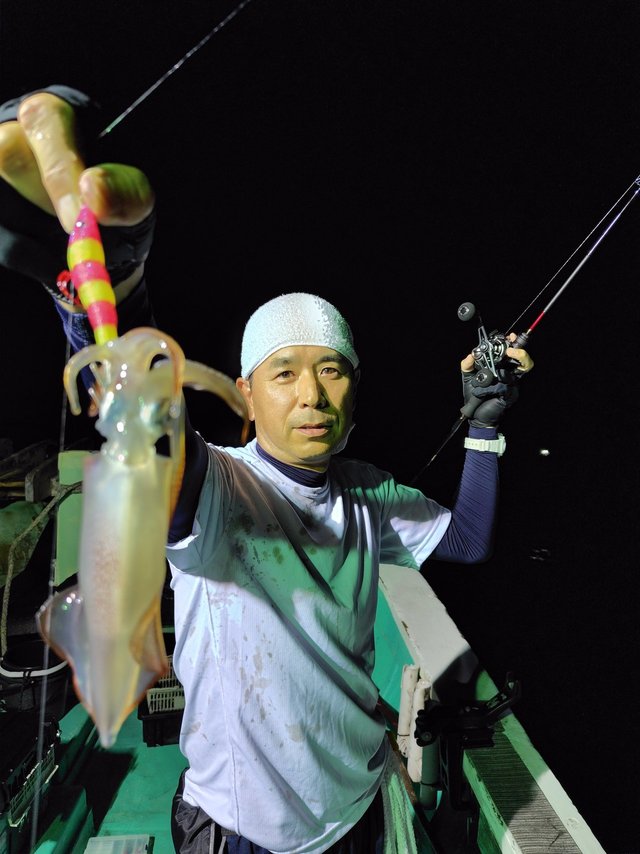 シロイカ(ケンサキイカ)