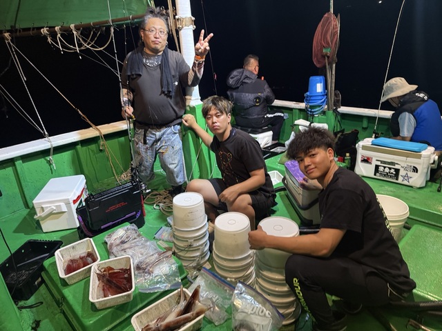 アカイカ(ケンサキイカ)・スルメイカ