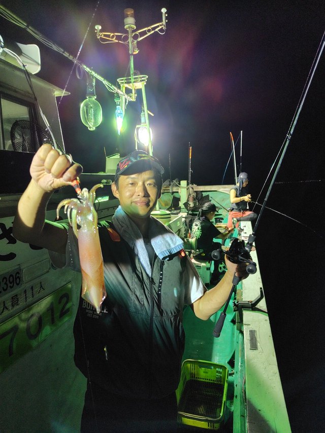 シロイカ(ケンサキイカ)