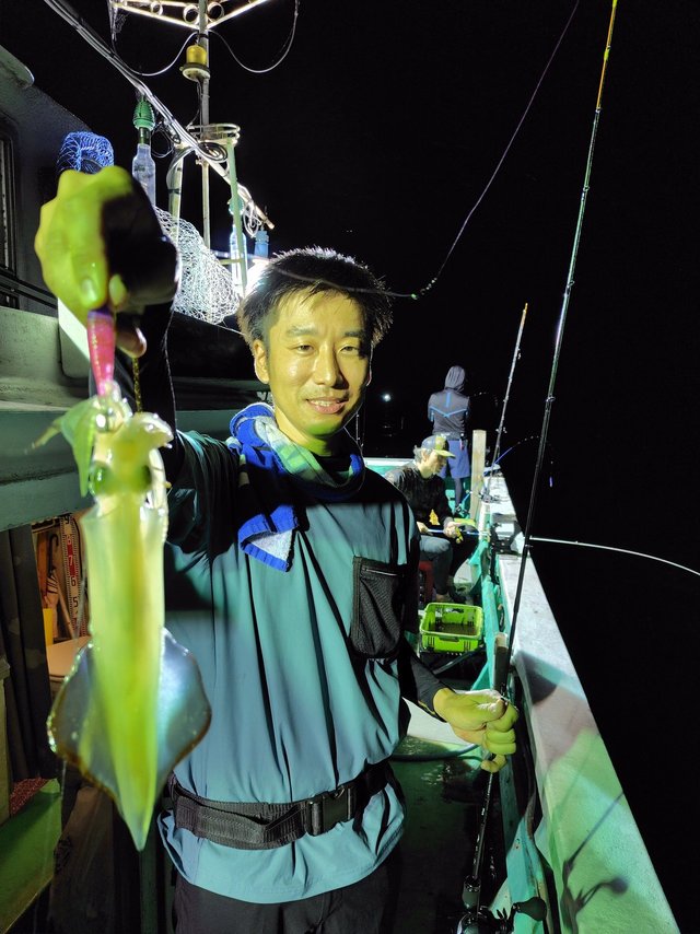 シロイカ(ケンサキイカ)