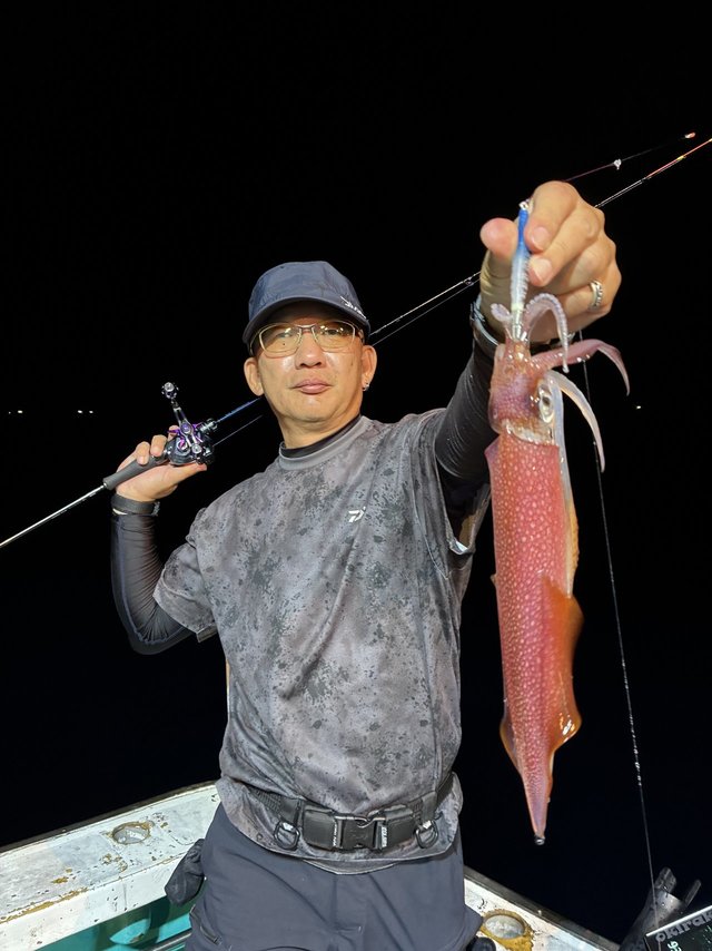 アカイカ(ケンサキイカ)