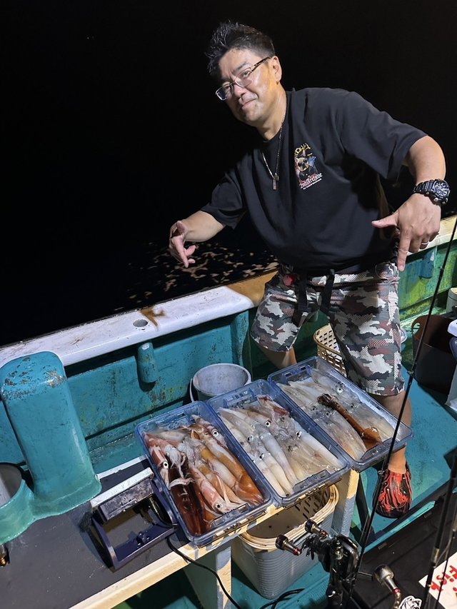 アカイカ(ケンサキイカ)