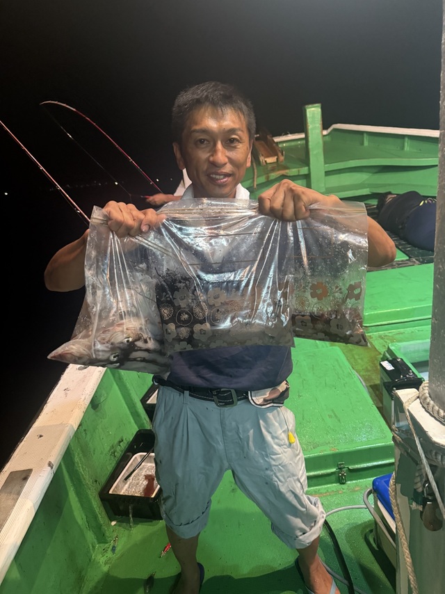 アカイカ(ケンサキイカ)・スルメイカ