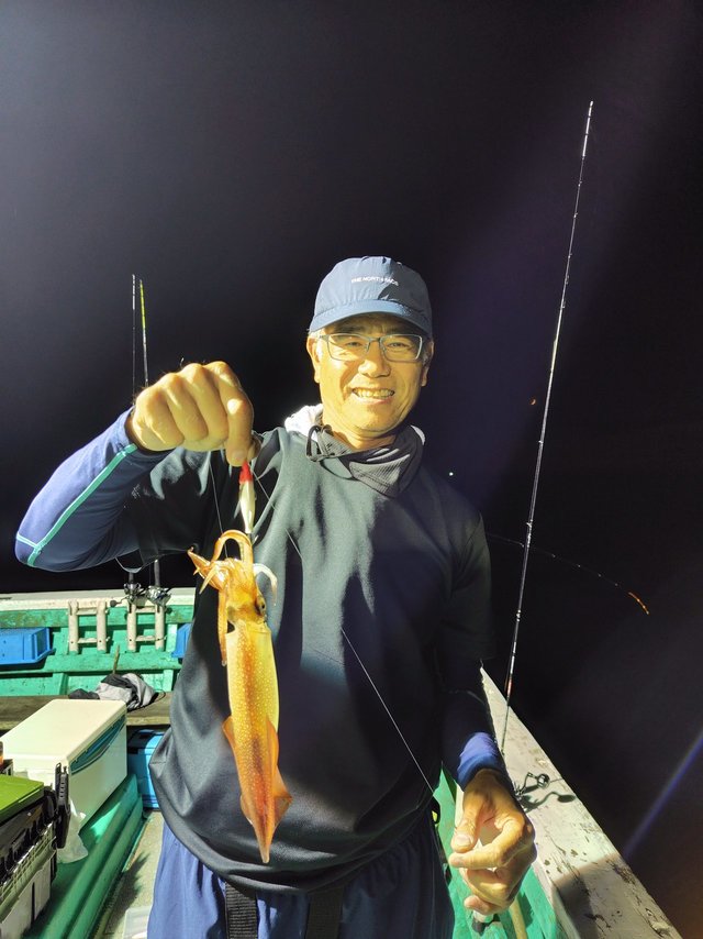 シロイカ(ケンサキイカ)