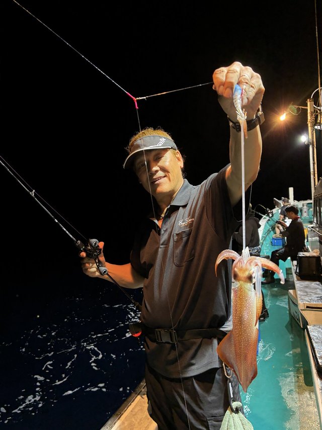 アカイカ(ケンサキイカ)