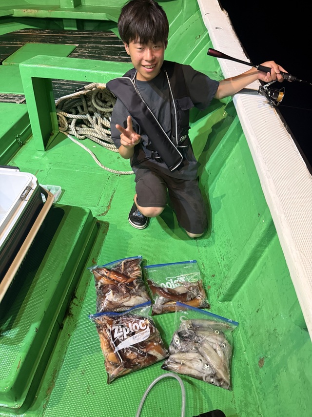 アカイカ(ケンサキイカ)・スルメイカ