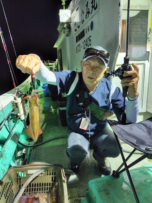 シロイカ(ケンサキイカ)