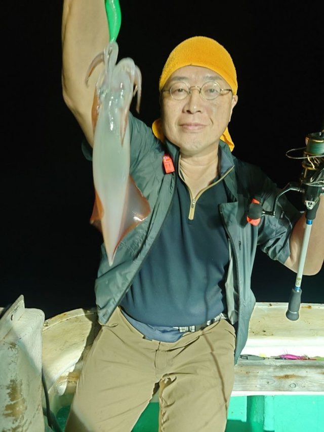 シロイカ(ケンサキイカ)