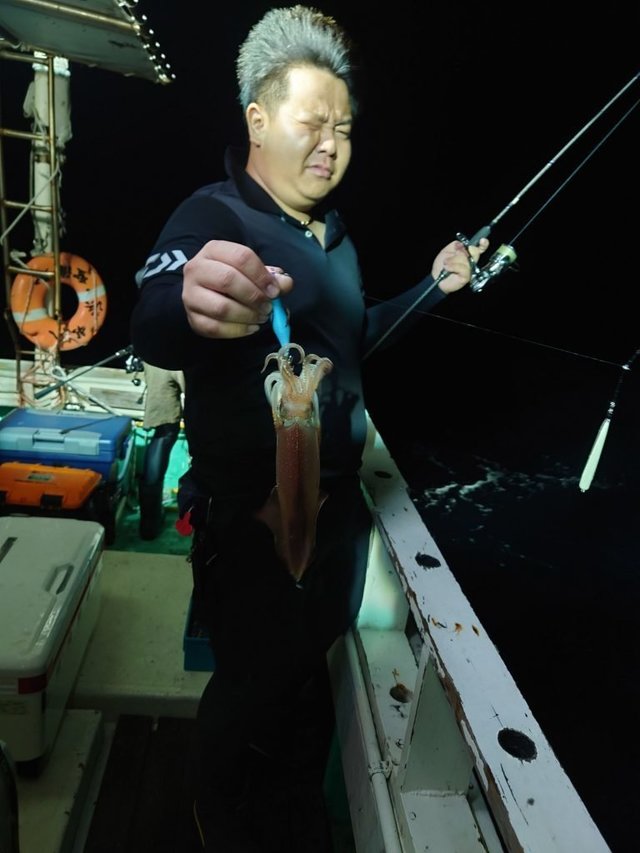 シロイカ(ケンサキイカ)