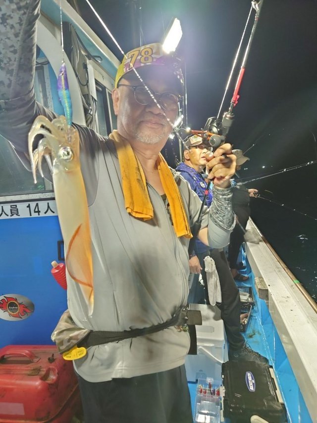 シロイカ(ケンサキイカ)