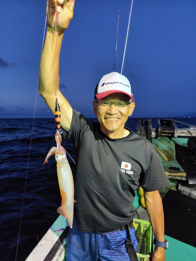 シロイカ(ケンサキイカ)