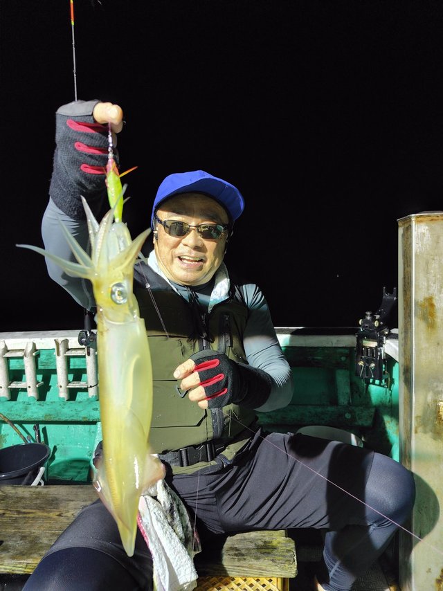 シロイカ(ケンサキイカ)