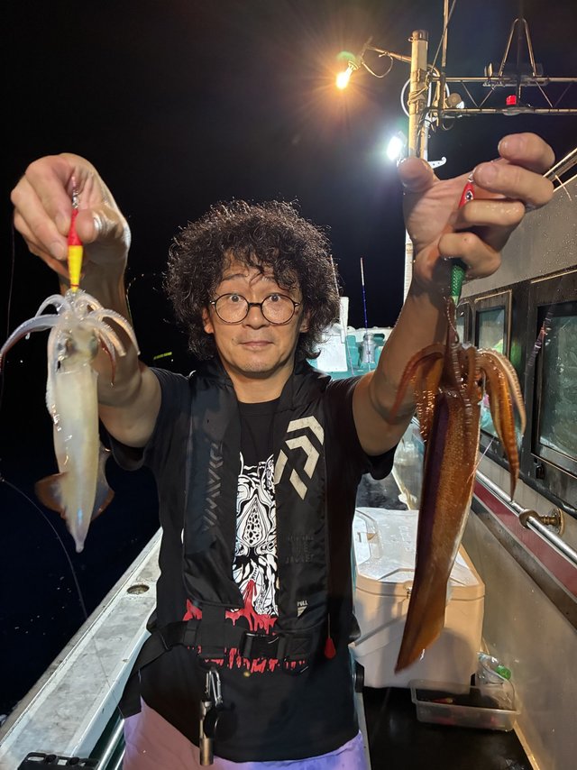 アカイカ(ケンサキイカ)・スルメイカ