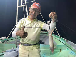 アカイカ(ケンサキイカ)