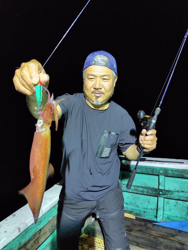 シロイカ(ケンサキイカ)