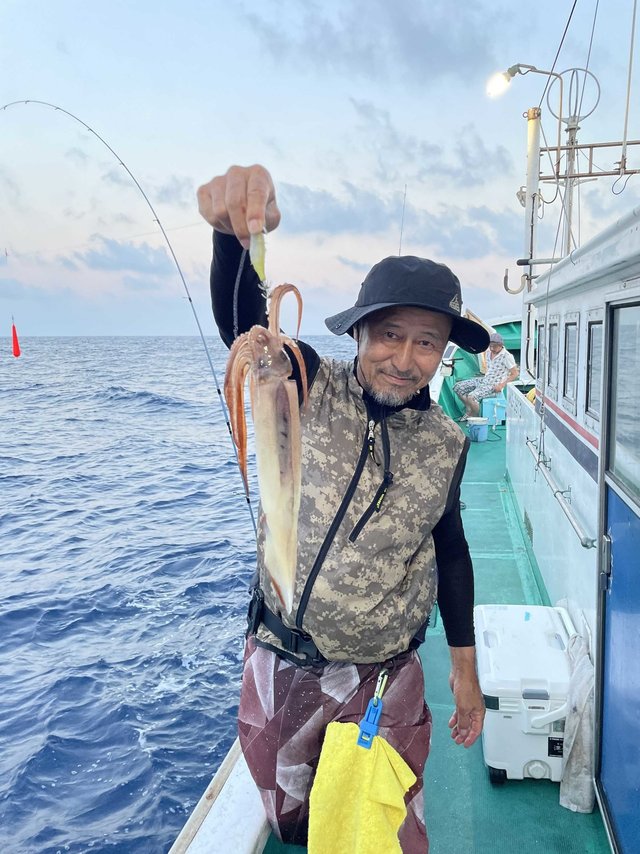 アカイカ(ケンサキイカ)