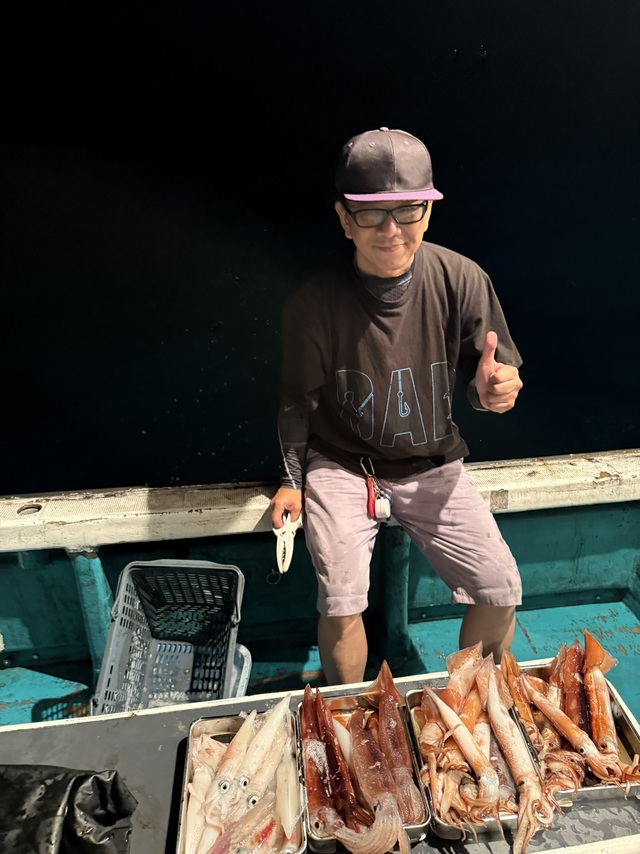 アカイカ(ケンサキイカ)・スルメイカ