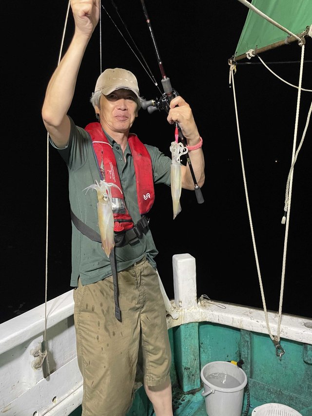 アカイカ(ケンサキイカ)