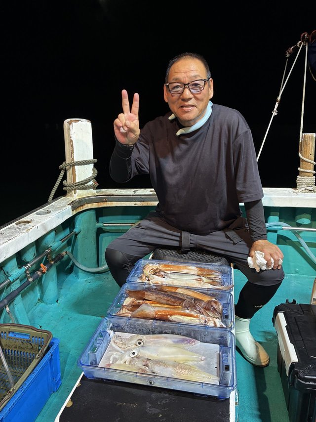 アカイカ(ケンサキイカ)・スルメイカ