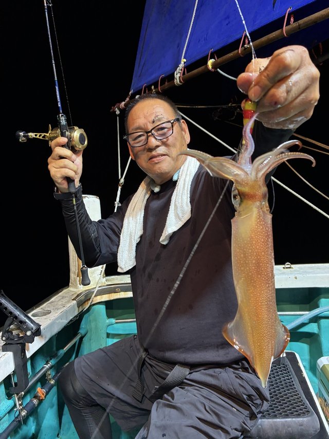 アカイカ(ケンサキイカ)