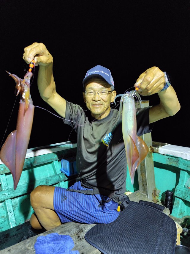 シロイカ(ケンサキイカ)