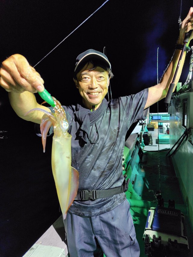 シロイカ(ケンサキイカ)