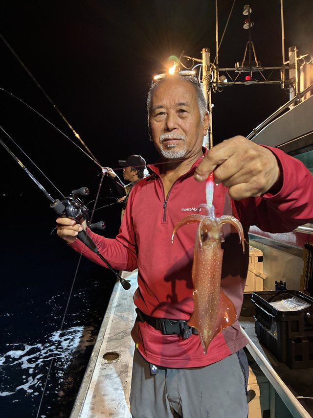 アカイカ(ケンサキイカ)