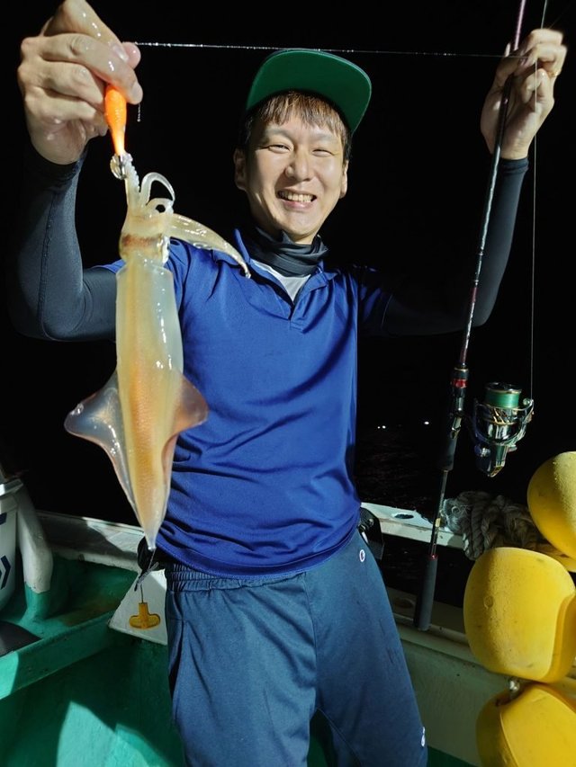 シロイカ(ケンサキイカ)