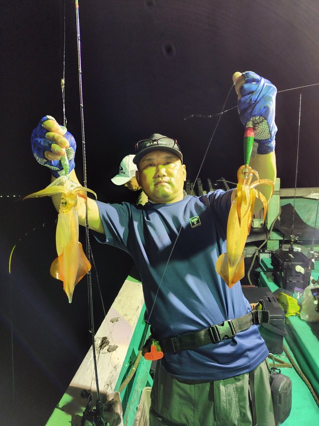 シロイカ(ケンサキイカ)