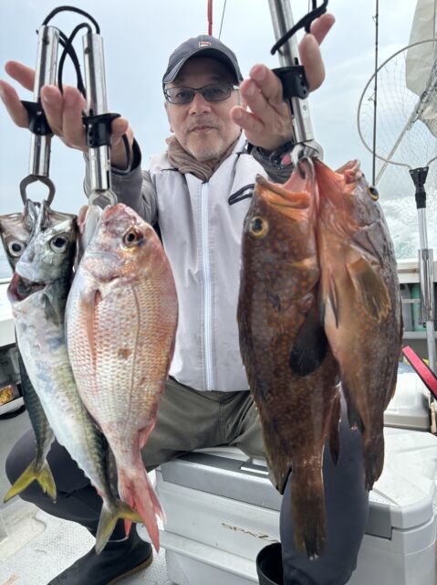 マダイ・アコウ(キジハタ)・オニアジ・サバ(ゴマサバ)