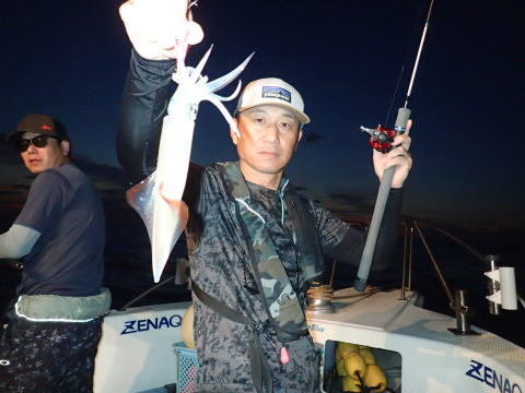 シロイカ(ケンサキイカ)