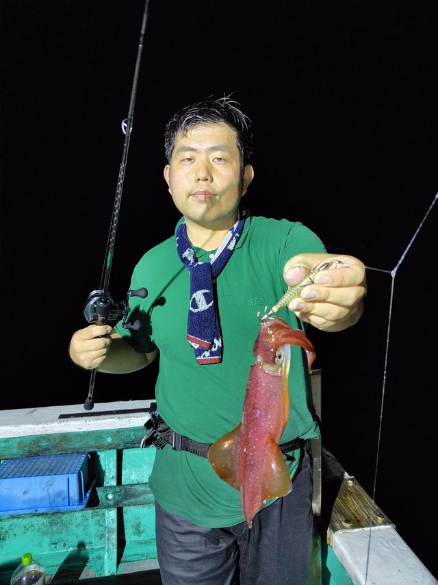 シロイカ(ケンサキイカ)