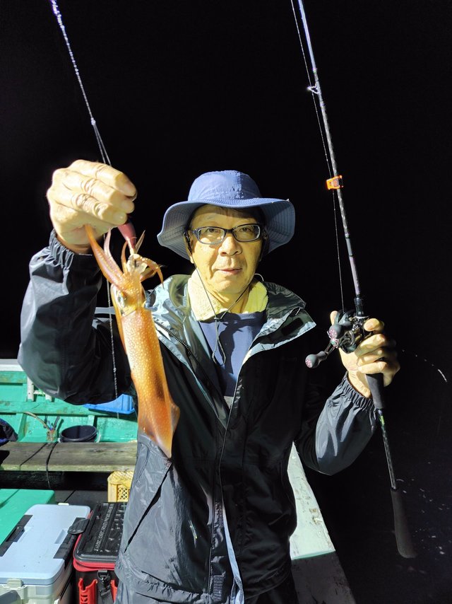 シロイカ(ケンサキイカ)