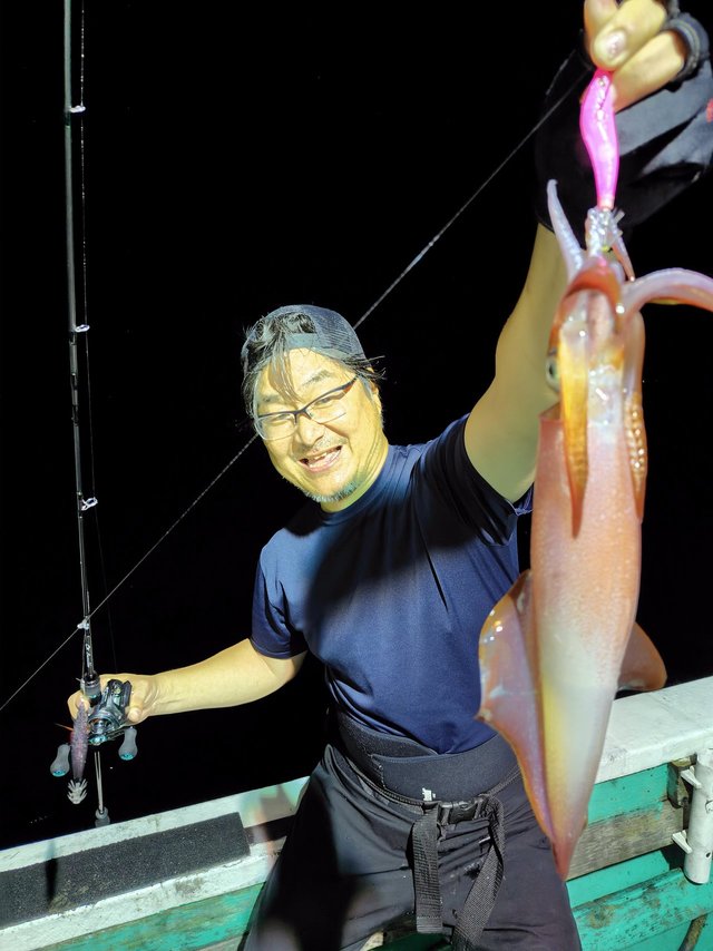 シロイカ(ケンサキイカ)