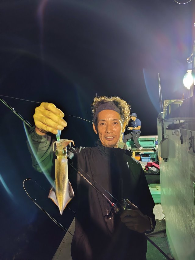 シロイカ(ケンサキイカ)