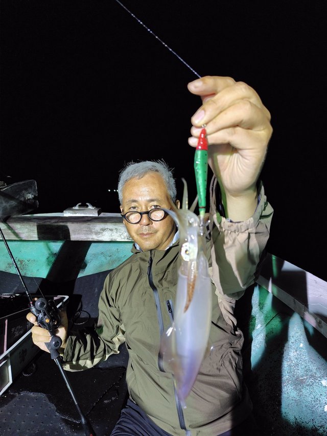 シロイカ(ケンサキイカ)