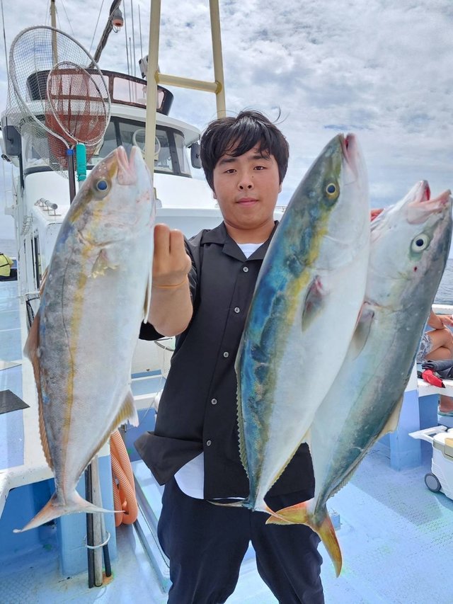 イナダ(ブリ)・カンパチ