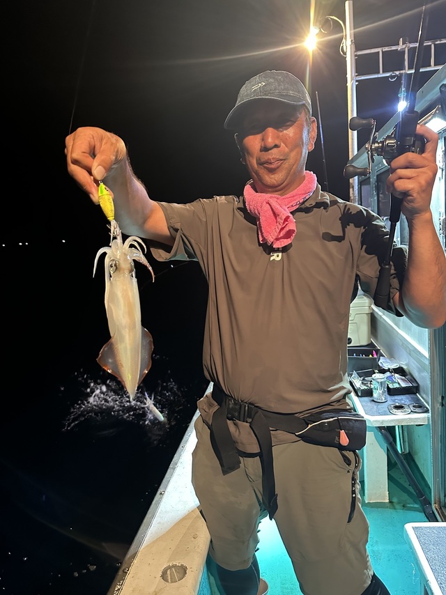 アカイカ(ケンサキイカ)